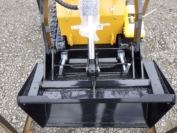 2025-agt-mx-crt23-skid-steer-tracked-loader-image-6