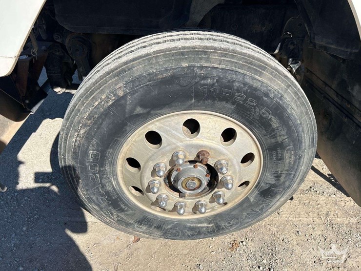 2004-mack-613-concrete-mixing-truck-image-27