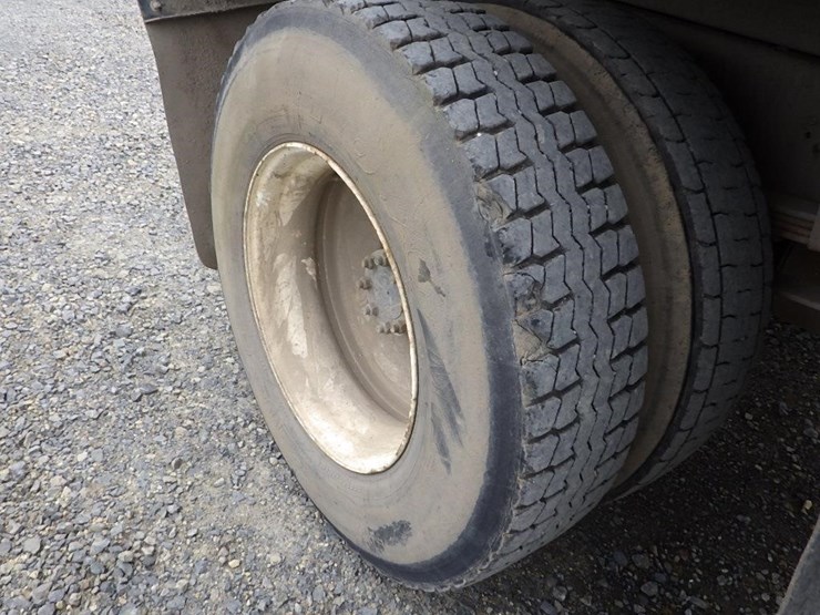 2011-international-durastar-4300-image-18