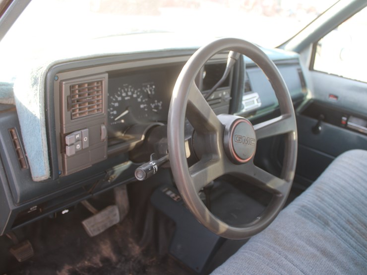 #3038-•-1992-gmc-seirra-single-cab-pickup-image-62