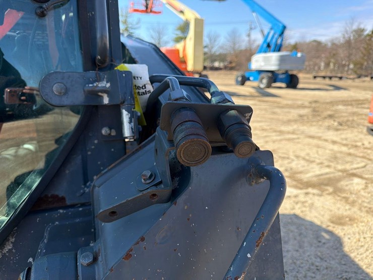 2017-deere-316gr-image-13