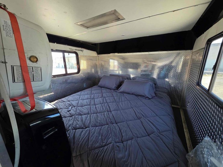 2013-53'-united-expressline-toy-hauler-*bid-is-pending*-image-23