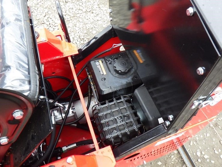 2026-agt-sda-140w-skid-steer-loader-image-11