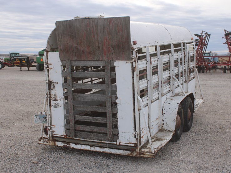 #3021-•-16ft-bumper-pull-livestock-trailer-image-6