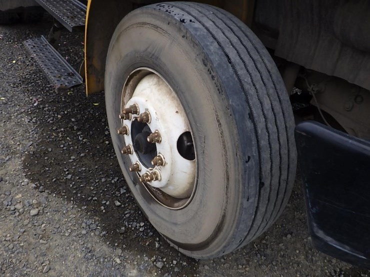 2011-international-durastar-4300-image-17