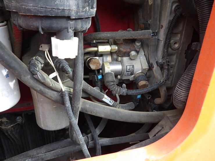 2015-jlg-8042-image-17