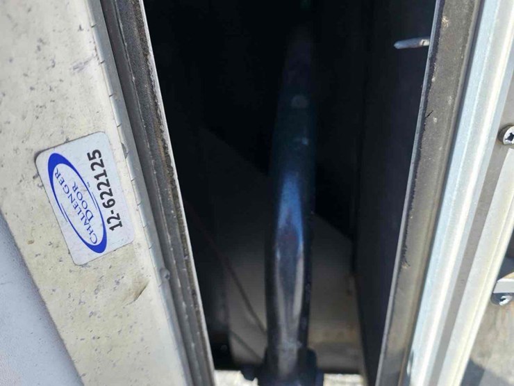 2013-53'-united-expressline-toy-hauler-*bid-is-pending*-image-9