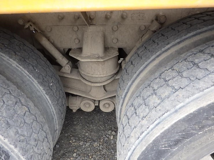 2006-peterbilt-357-image-28