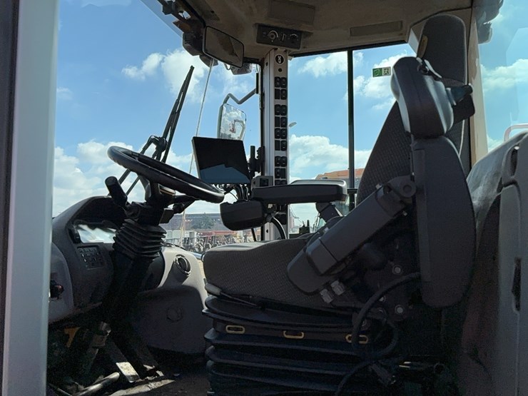 2018-volvo-l260h-image-13