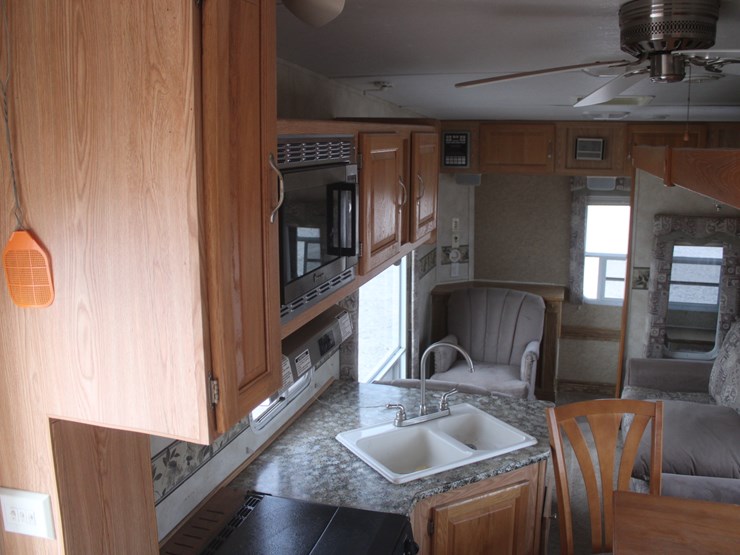 #3000-•-2007-palomino-ultra-lite-thoroughbred-f830re-30ft-camper-trailer-image-32