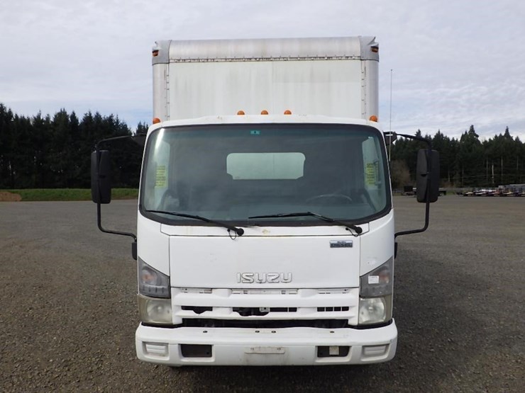 2010-isuzu-npr-image-2