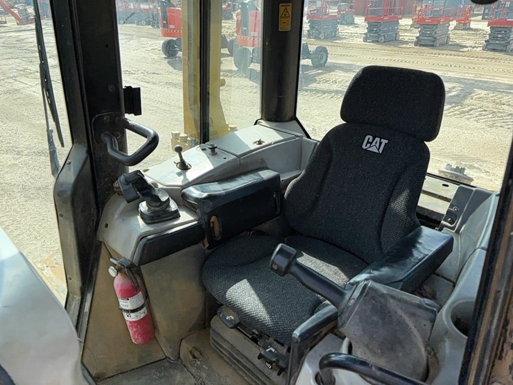 caterpillar-d6n-lgp-image-15