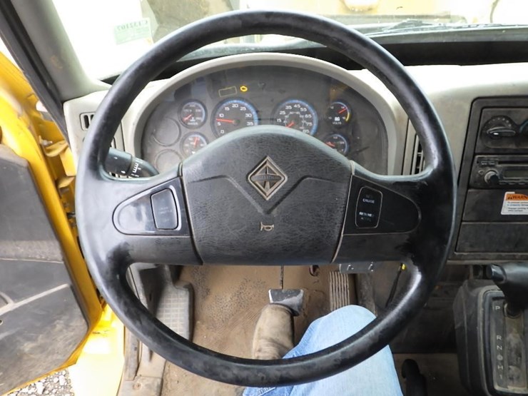 2011-international-durastar-4300-image-24