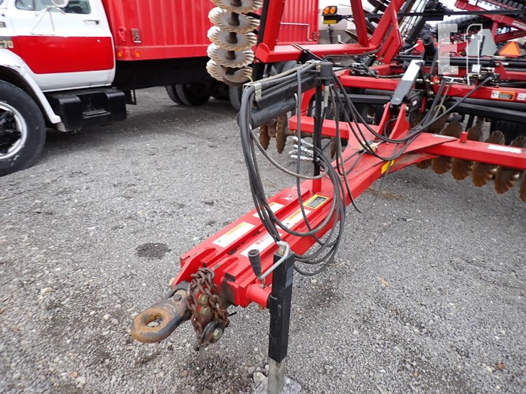 case-ih-330-image-3