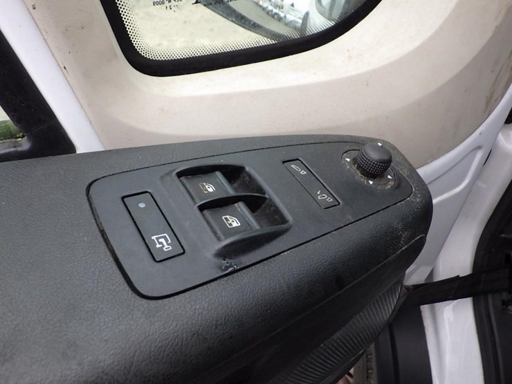 2021-dodge-1500-image-25