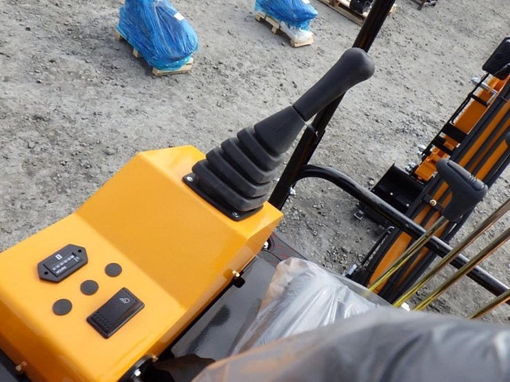 2026-vicsec-15-hydraulic-excavator-image-23