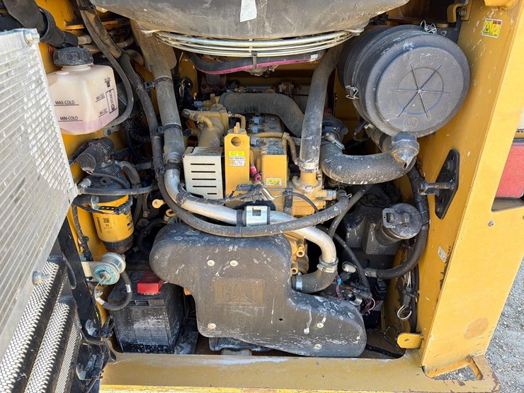 2023-caterpillar-289d3-image-9
