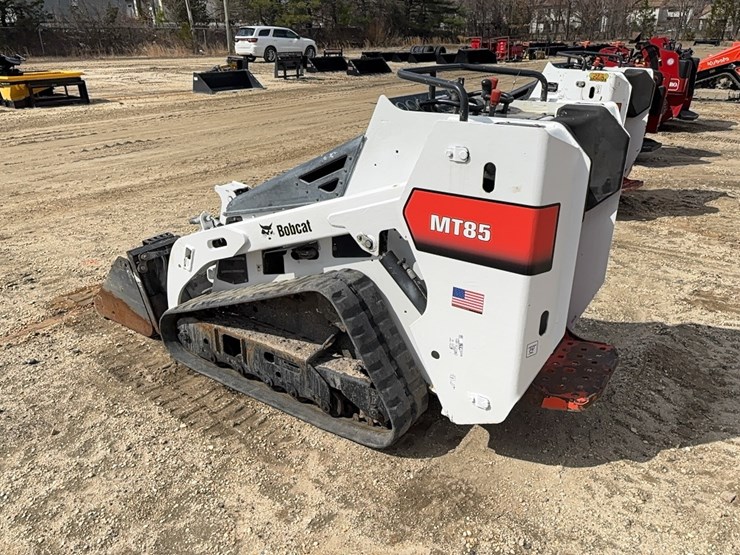 2016-bobcat-mt85-image-4