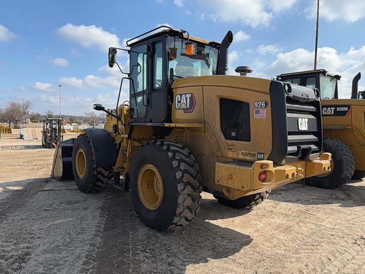 2025-caterpillar-926m-image-4