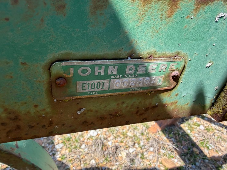 john-deere-100-image-33
