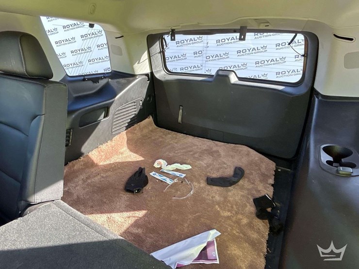 2017-chevrolet-tahoe-image-19