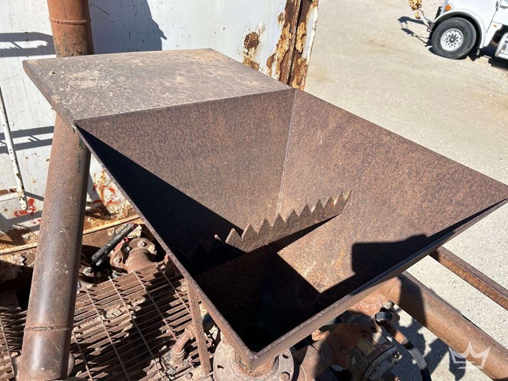 2004-mack-613-concrete-mixing-truck-image-22