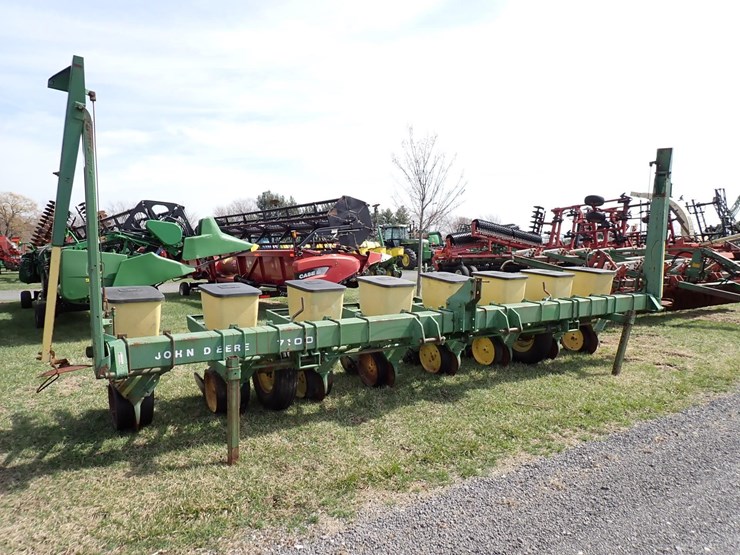 john-deere-7100-image-2