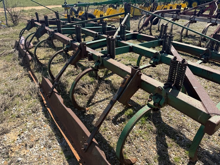 john-deere-100-image-17