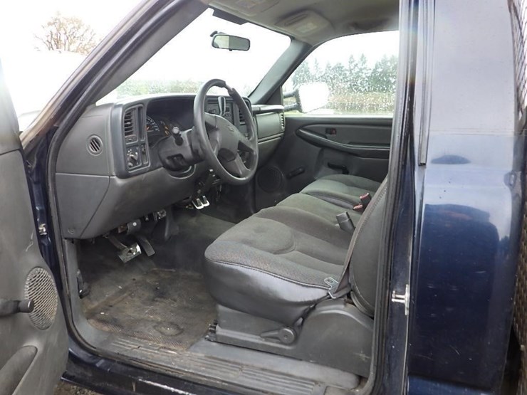 2006-chevrolet-silverado-2500hd-image-22