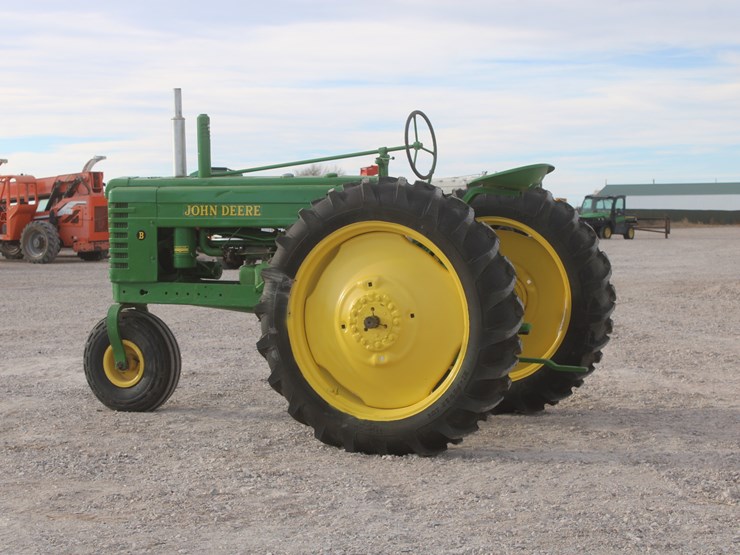 john-deere-b-image-4