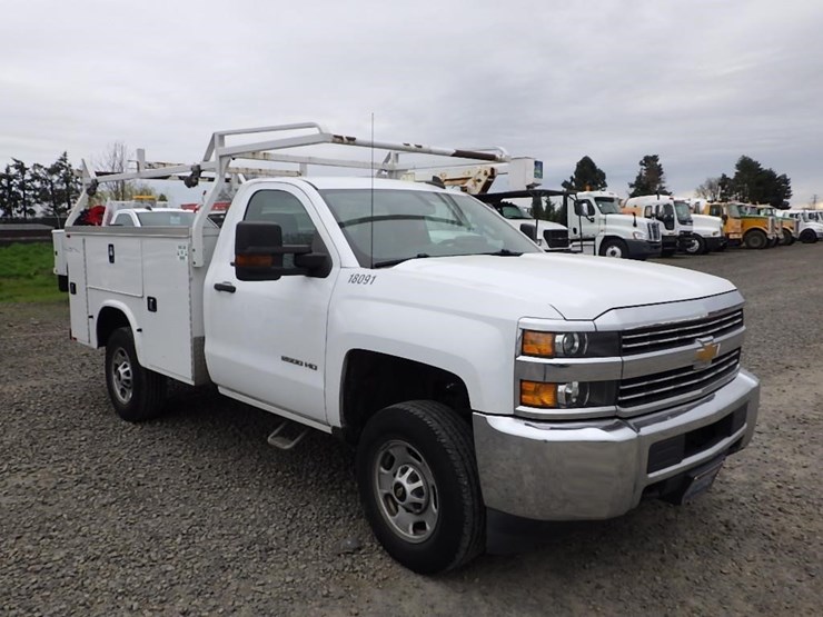 2017-chevrolet-2500-image-3