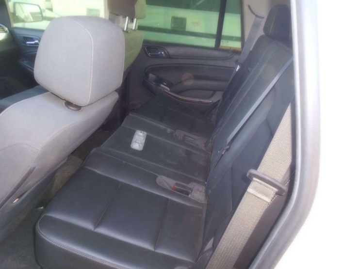 2017-chevrolet-tahoe-image-8