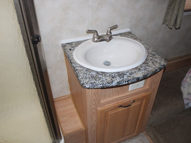 #3000-•-2007-palomino-ultra-lite-thoroughbred-f830re-30ft-camper-trailer-image-27