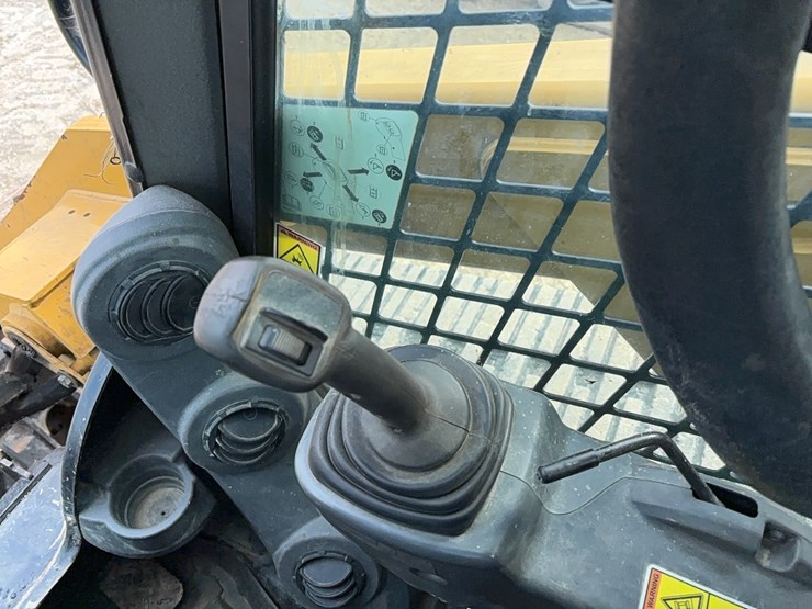 2019-caterpillar-279d-image-16