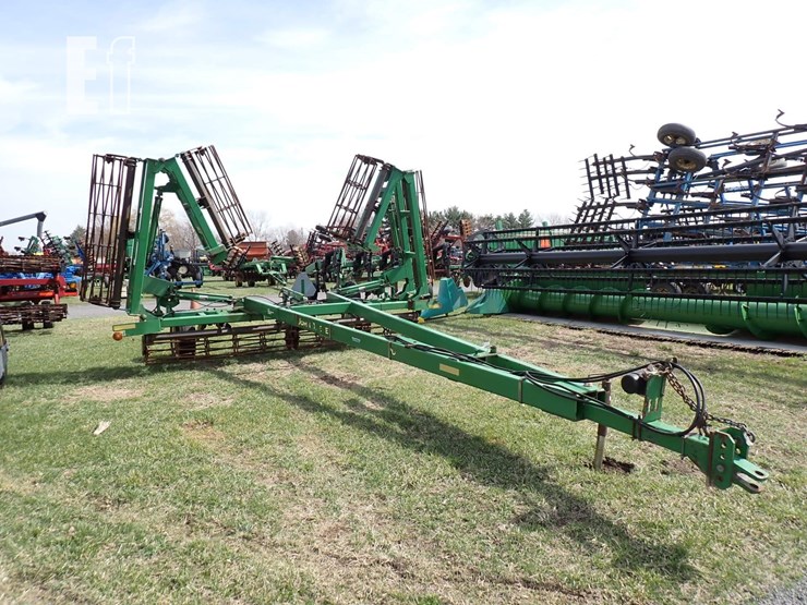 john-deere-200-image-2