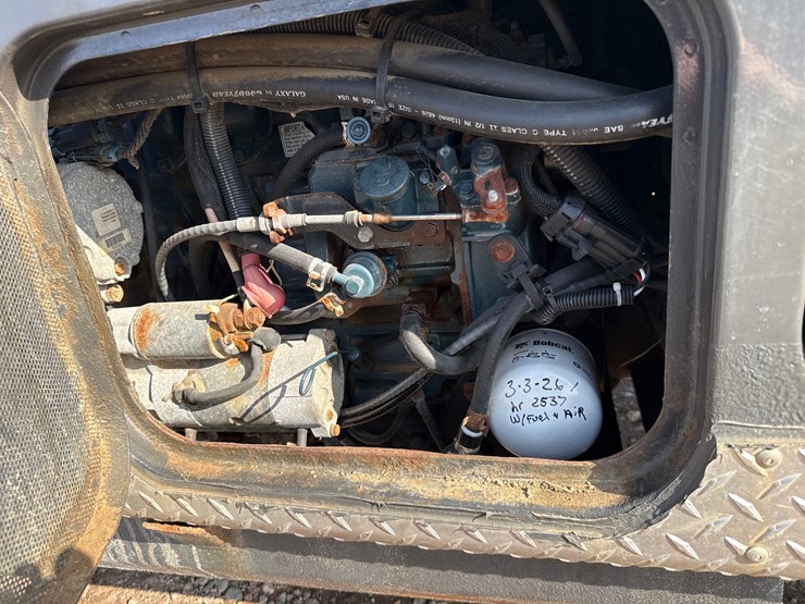 2007-bobcat-5600-toolcat-image-18