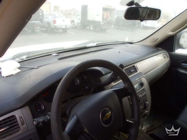 2013-chevrolet-tahoe-image-9