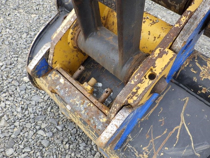 2020-deere-26g-image-18