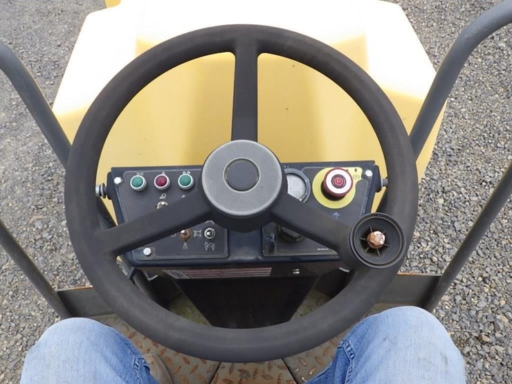 2010-wacker-neuson-rd27-120-image-19