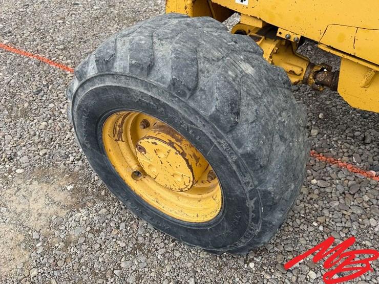 john-deere-310d-image-15