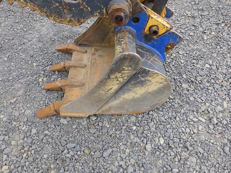 2020-deere-26g-image-23