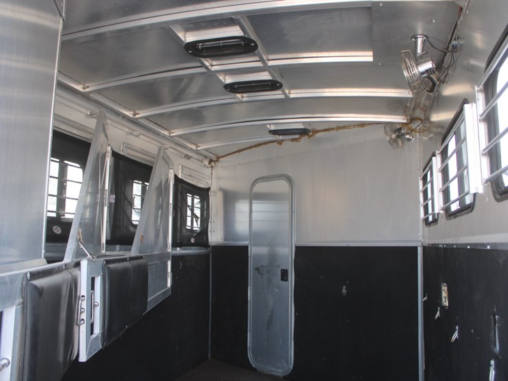 #3020-•-1995-soft-touch-horse-trailer-with-living-quarters-image-43