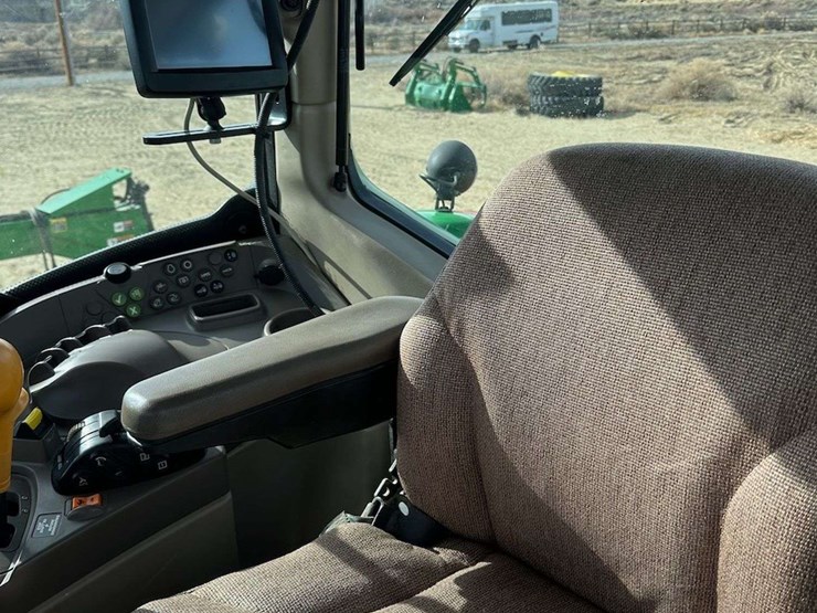 2011-john-deere-7530-image-23