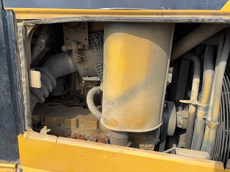 caterpillar-d6n-lgp-image-13