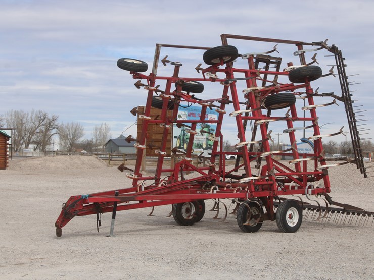 #1063-•-willrich-field-cultivator-with-finisher-image-1