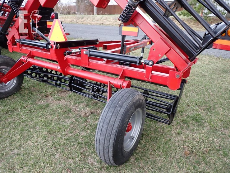 2020-case-ih-crumbler-110-image-7