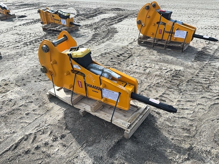 caterpillar-416-image-1