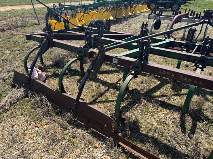 john-deere-100-image-21