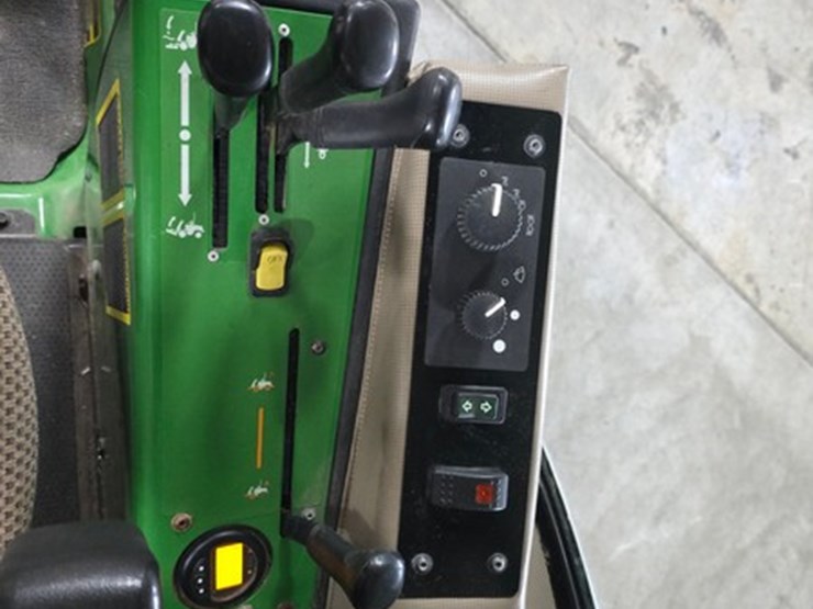2015-john-deere-1575-image-35