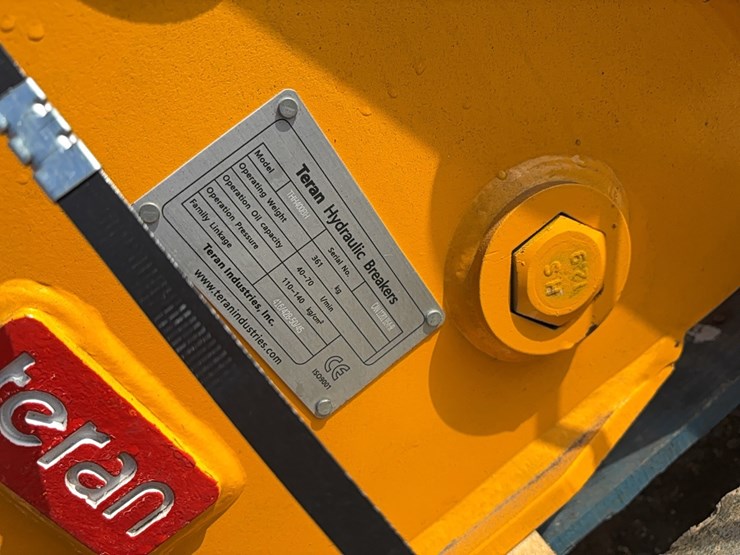 caterpillar-416-image-5